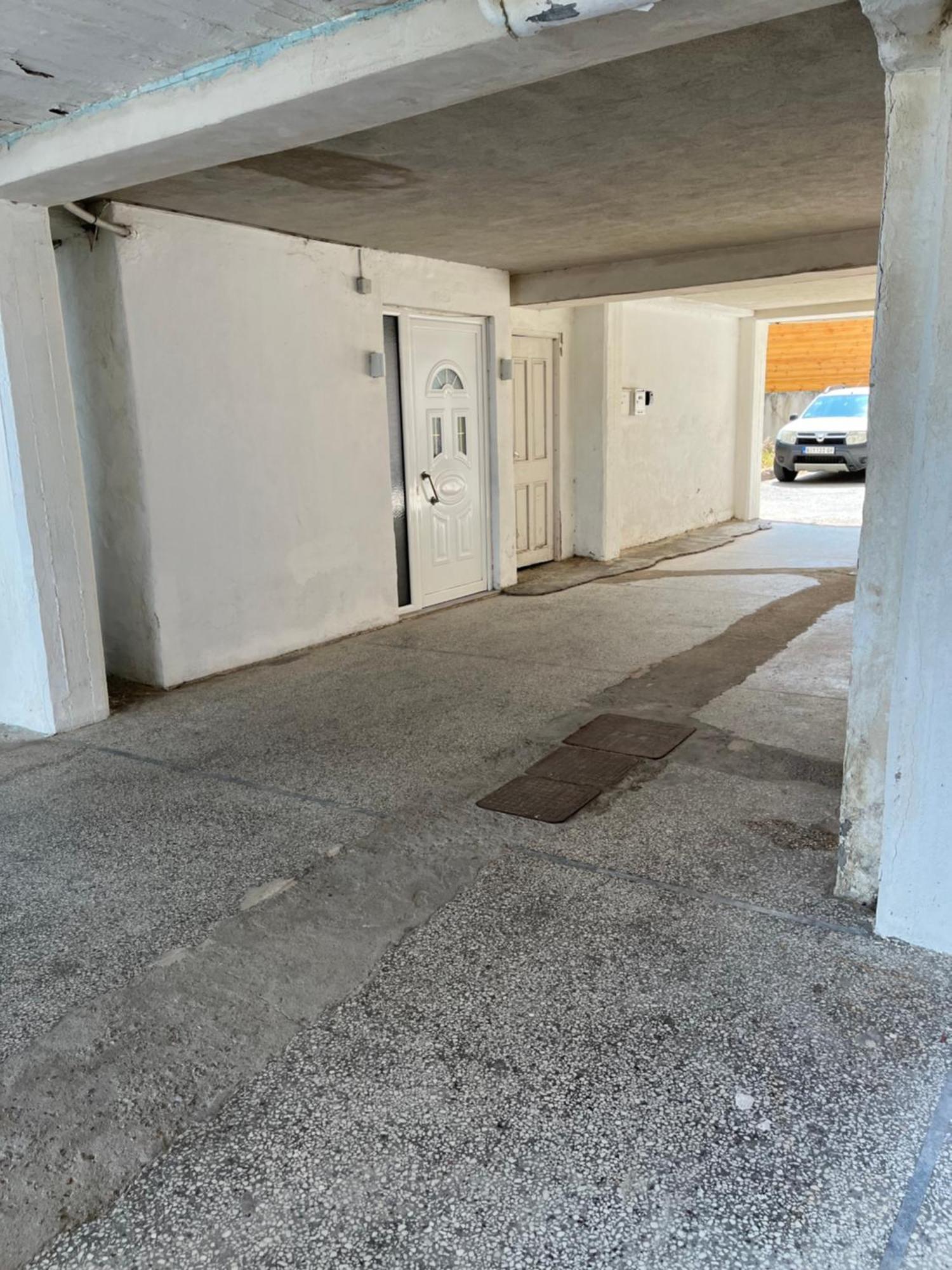 Apartment Thin Alos