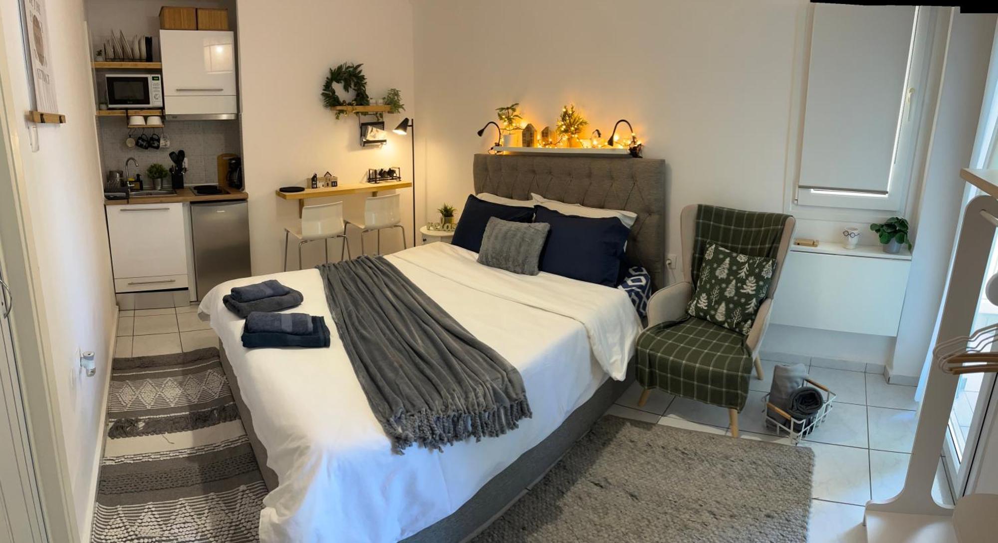 Apartment Thin Alos *